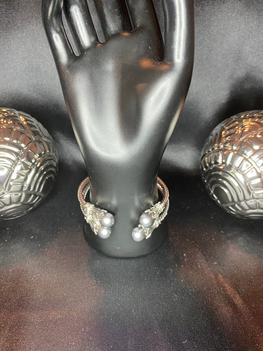 Gray Pearl Leaf Cable Bangles