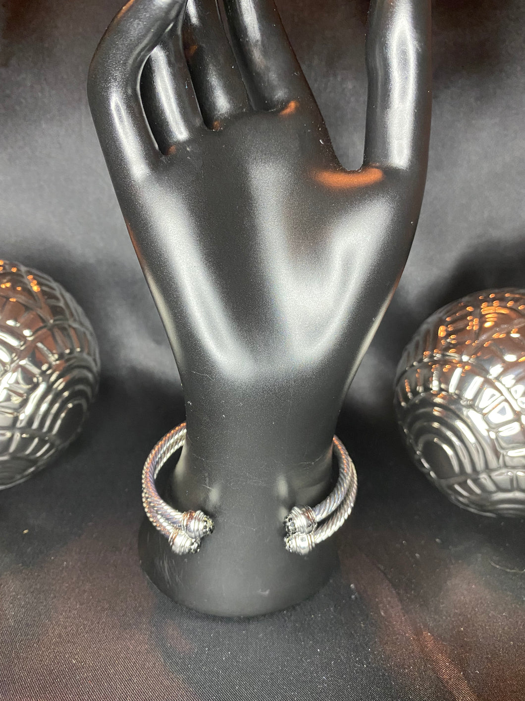 Black Stone Skinny Cable Bangles